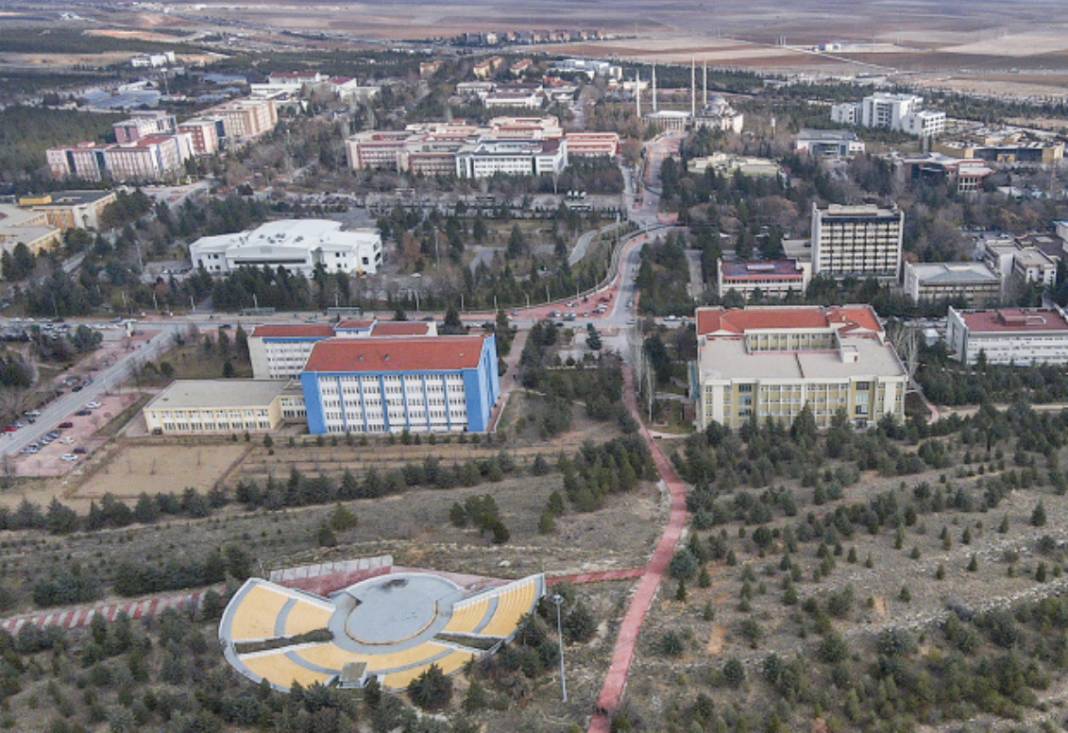 Selçuk Üniversitesi, çeyrek asırlık büyük değişimi böyle anlattı 1